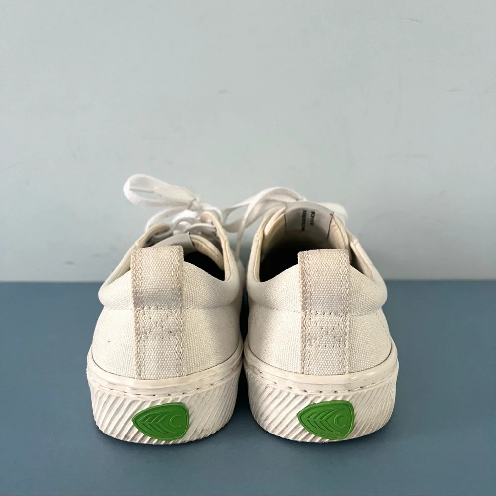 Cariuma‎ OCA Low Off-White Canvas Lace Up Sneakers